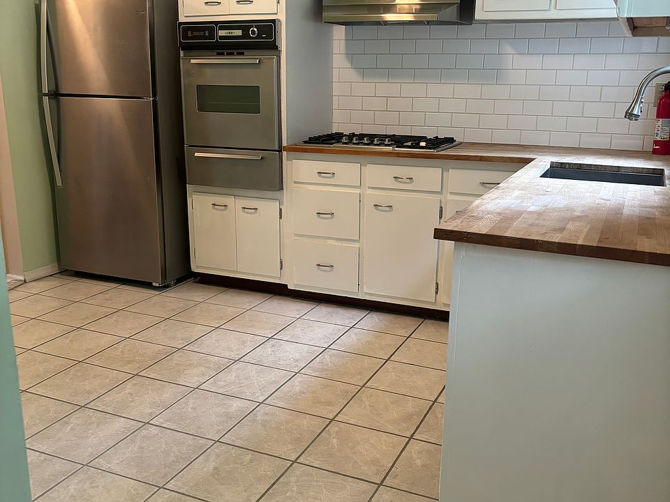 Kitchen another view