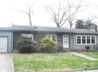 40 Lynnwood St, Dartmouth, MA 02747