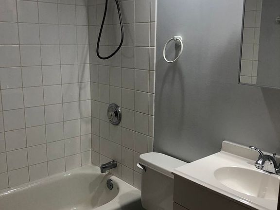 3rd image of 2222 N Harlem Ave APT 3NE