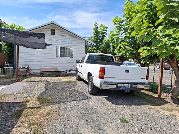 5th image of 102 S G St