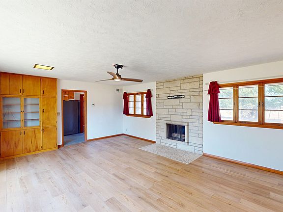 2nd image of 420 Downs Ave