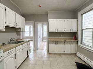 127 W 11th St #2E, Bayonne, NJ 07002