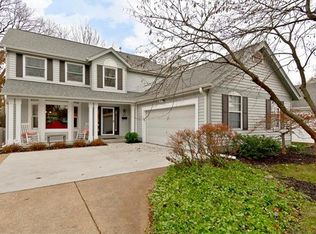 630 N Geyer Rd, Saint Louis, MO 63122