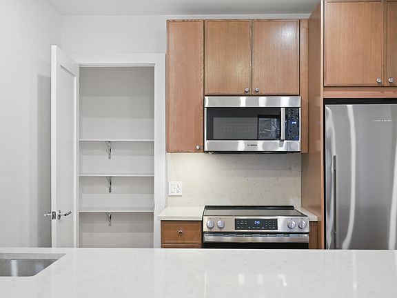 3rd image of 156-158 2nd Ave #2B
