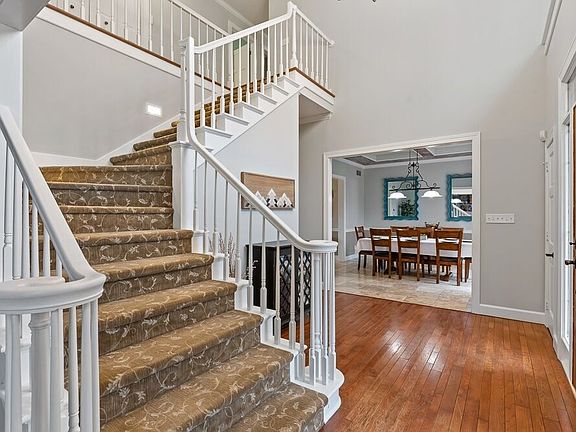 3rd image of 508 S Turnberry Ln