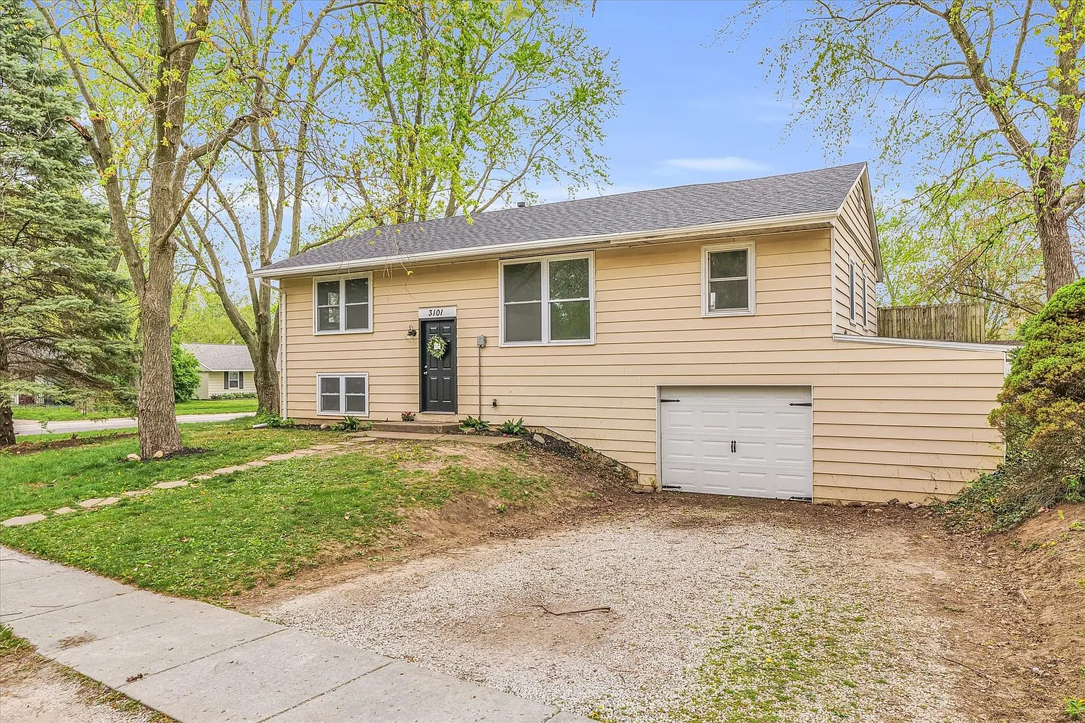 3101 York Dr photo 1
