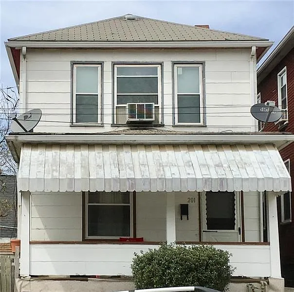 201 Catalpa St photo 1