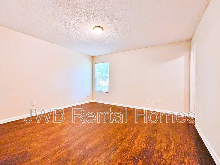 1186 Pangola Dr — Photo 8