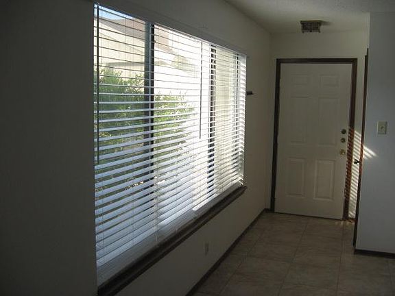 5th image of 1713/1715 Horseshoe Cir