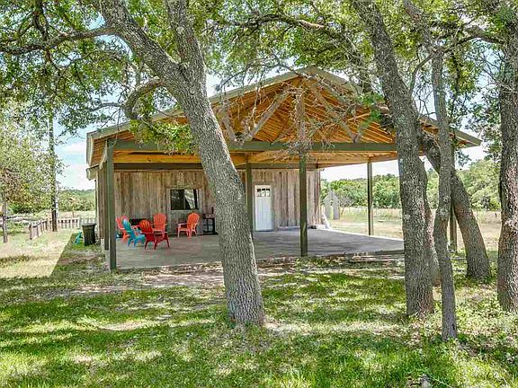 3rd image of 12992 Us Highway 281 N