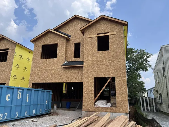 128B Edgar St, Carteret, NJ 07008