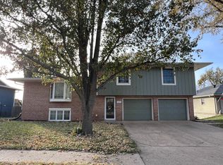 204 Wildwood Rd, Council Bluffs, IA 51503