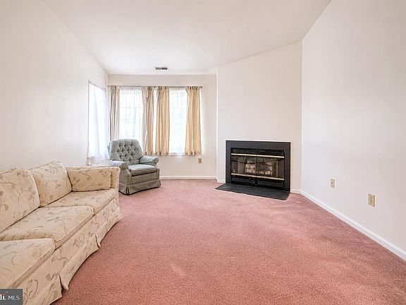 5th image of 131 Driftwood Ct