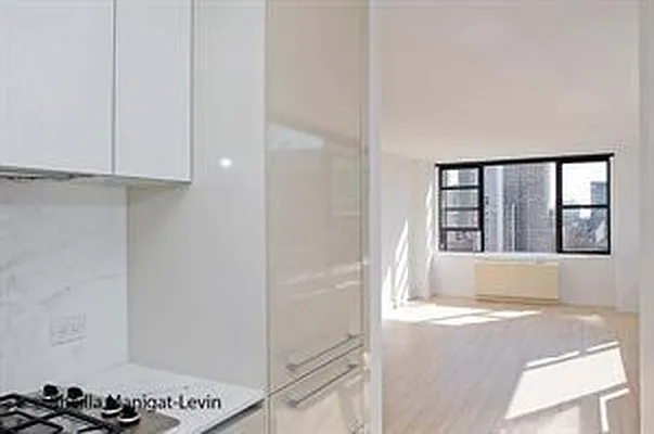 Rented by Douglas Elliman | media 9