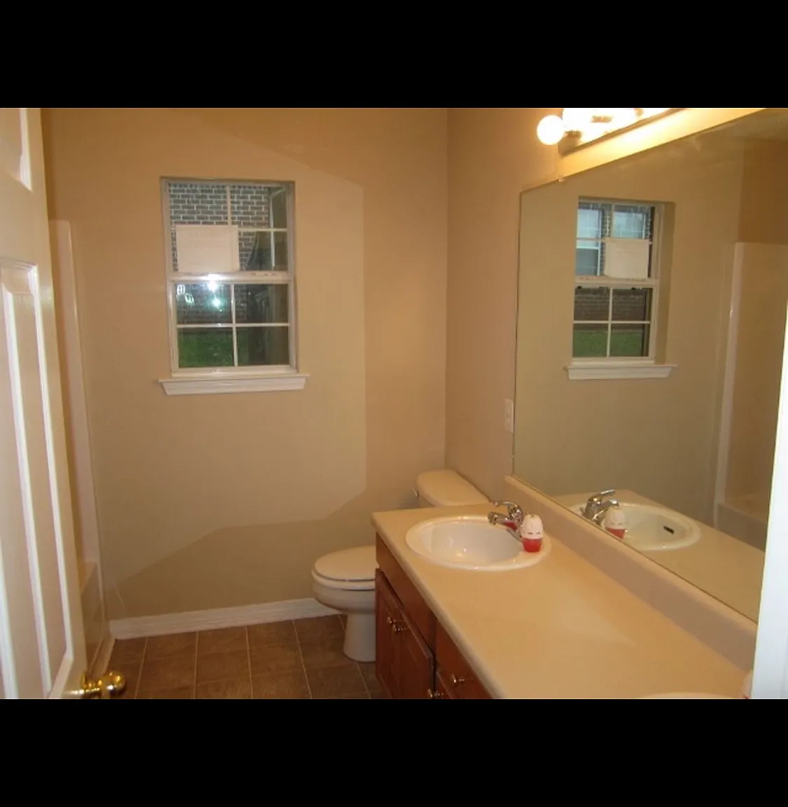 4 bed, 2074 sqft, $2,000 — Photo 4