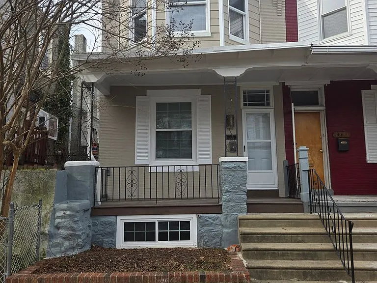 463 Earlham Ter — Photo 3