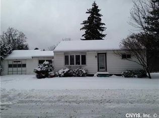 1675 Whiting Rd, Memphis, NY 13112
