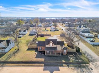 402 E Main St, Stroud, OK 74079