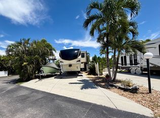 150 Smallwood Dr #118, Chokoloskee, FL 34138