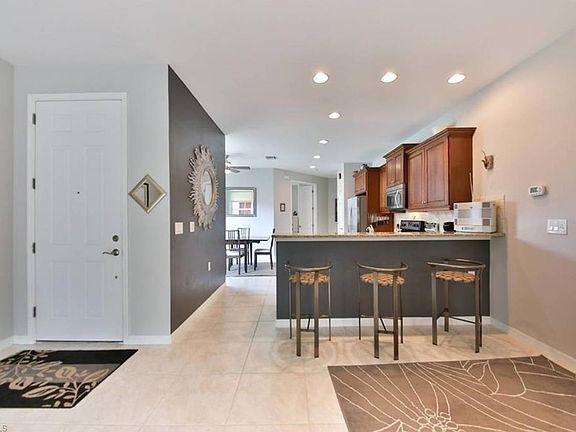 4th image of 10708 Cetrella Dr