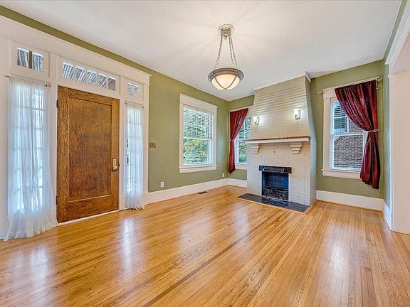 4th image of 609 Woods Ave SW