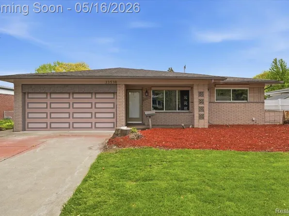 33538 Somerset Dr, Sterling Heights, MI 48312