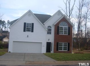 205 Pyracantha Dr, Holly Springs, NC 27540