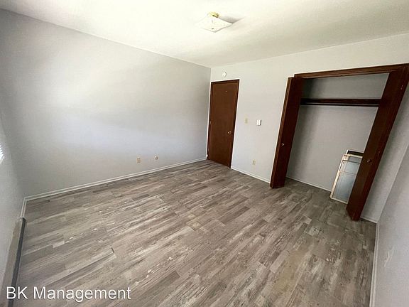 5th image of 404 W Plum St E