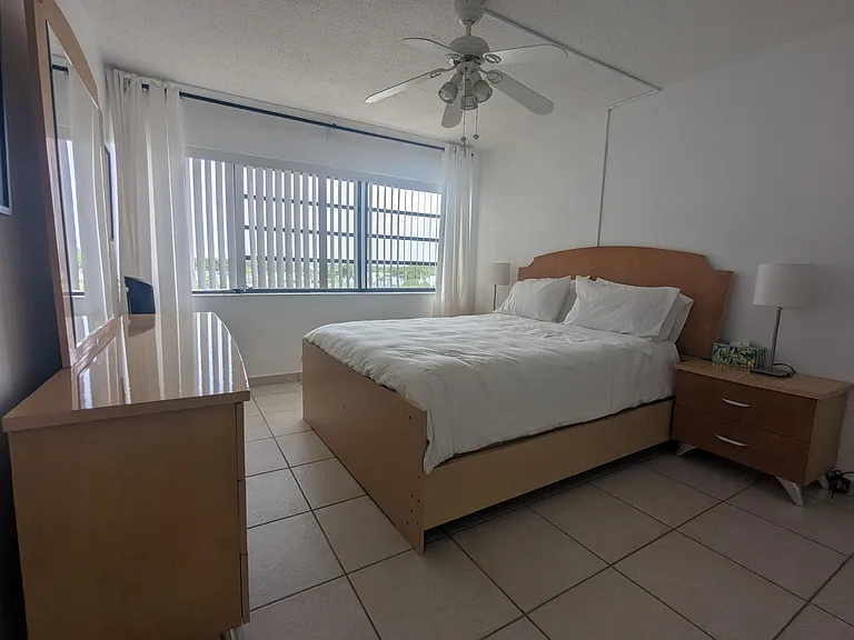 220 Kings Point Dr #501 — Photo 9