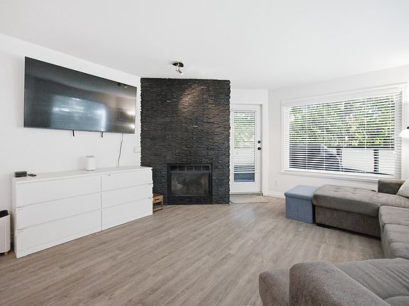 5th image of 175 W 4th St #101
