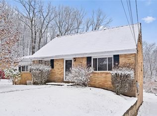 210 Blaze Dr, Glenshaw, PA 15116