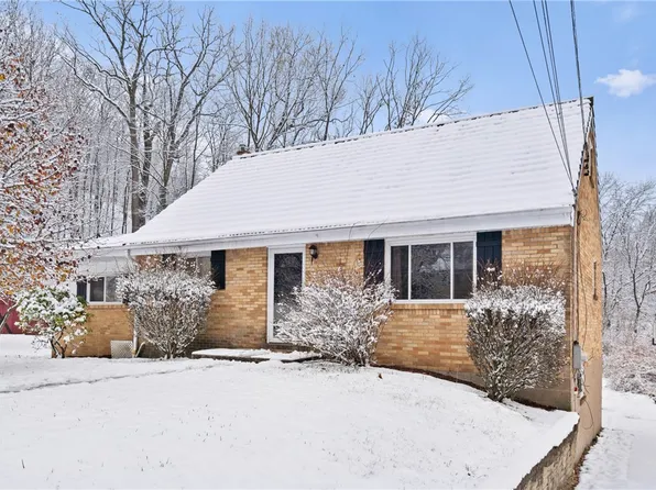 210 Blaze Dr, Glenshaw, PA 15116