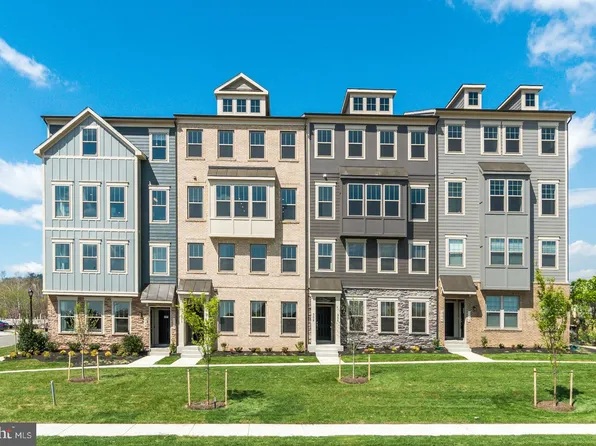 204 Chianti Ter SE, Leesburg, VA 20175