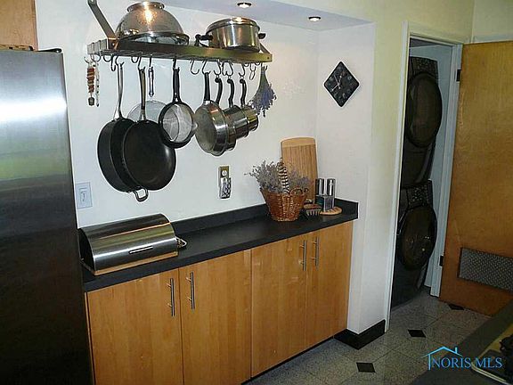 4th image of 4135 Arnelle Dr