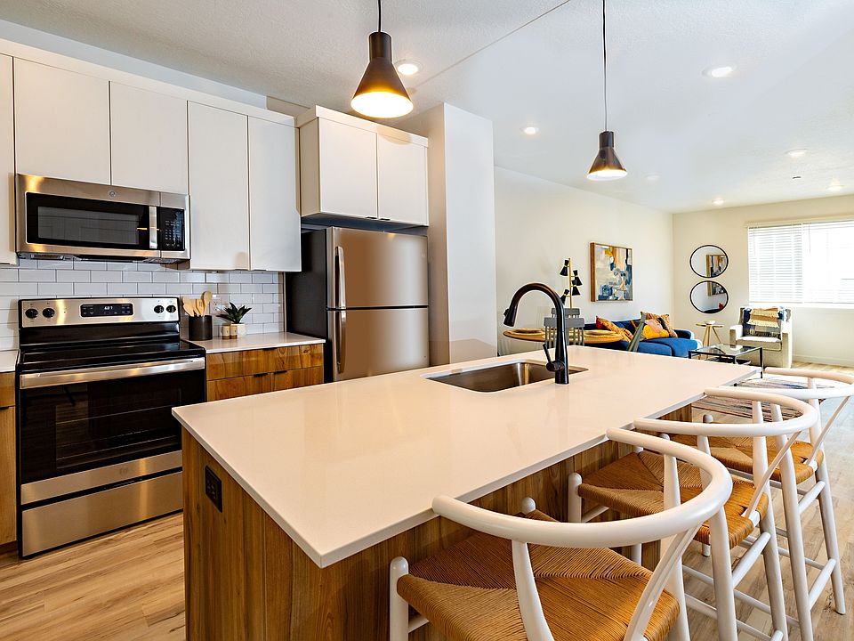 Towns - Kitchen Island (2)