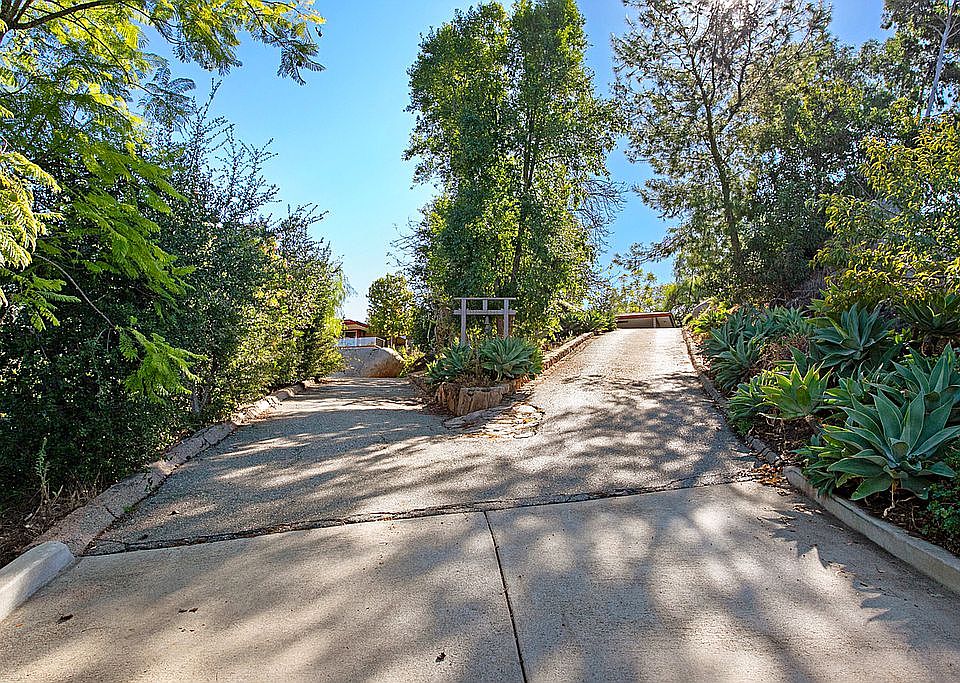 2nd image of 10283 Hidden Meadows Rd