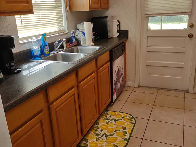 11515 Valencia Dr #B — Photo 4