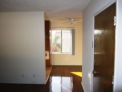 1st image of 956 Wilcox Ave APT 16