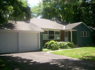 33 Manor Ln N, Yardley, PA 19067