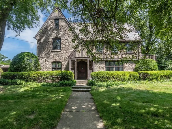 910 James Ave, Niagara Falls, NY 14305