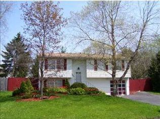 8062 Bamm Hollow Rd, Clay, NY 13041