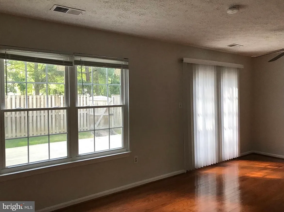 6915 Caribou Ct — Photo 4
