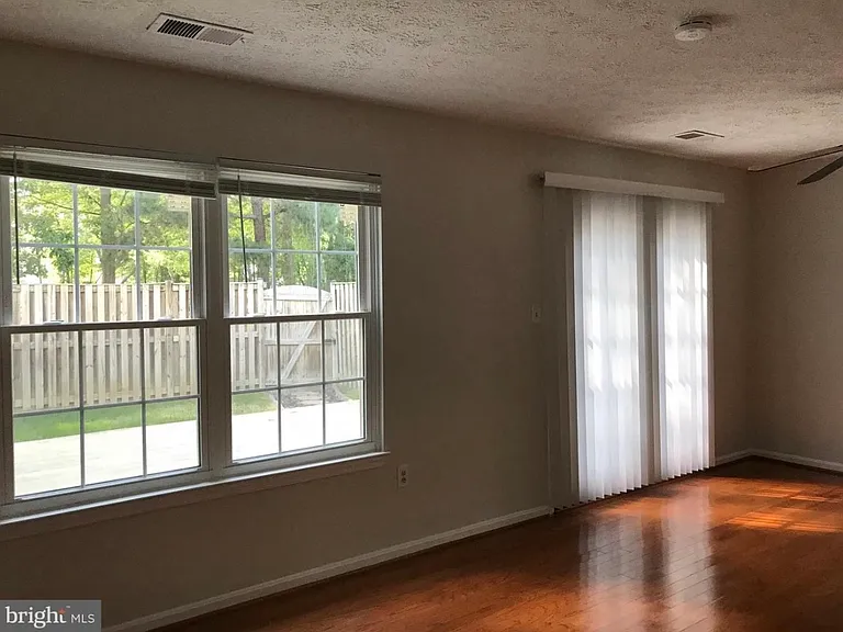 6915 Caribou Ct — Photo 4