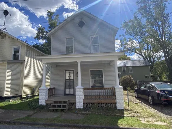5 Oak Grove St, Oil City, PA 16301