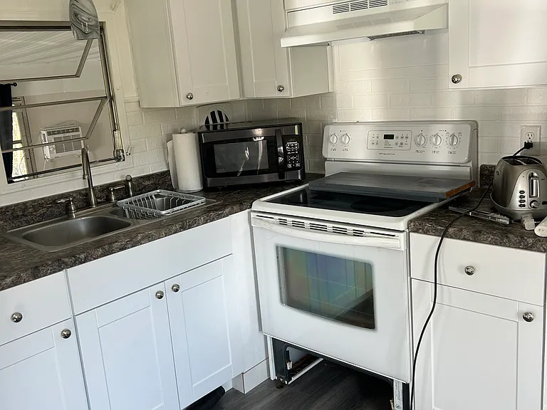 Beechwood St — Photo 2