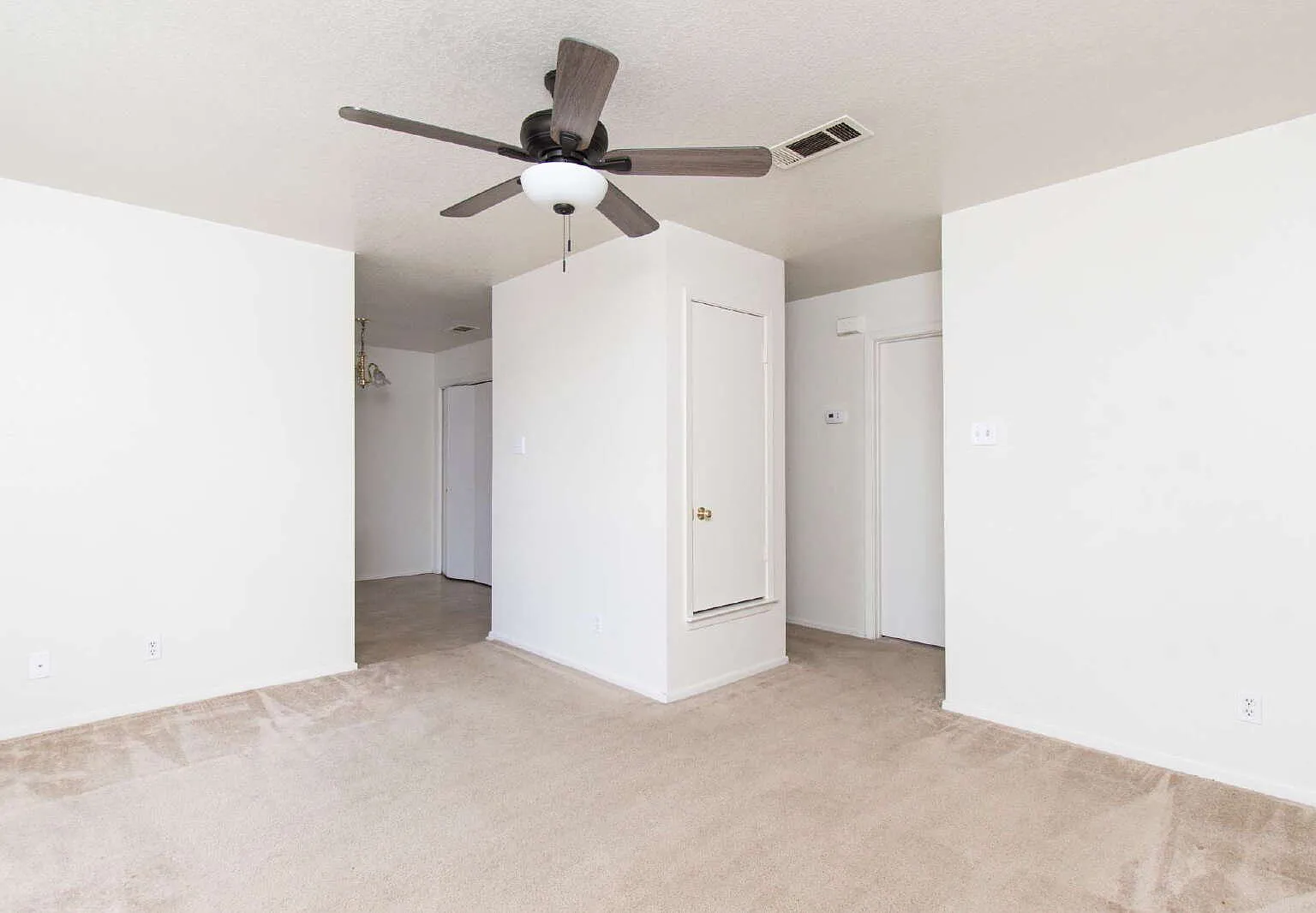 2014 Cedarhill Dr — Photo 2