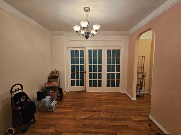 83-06 Vietor Avenue image 7 of 14