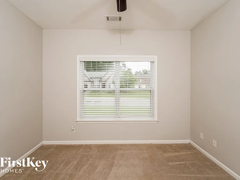 995 Valley Cir — Photo 11