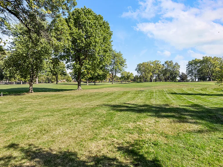 7 Greencroft Dr — Photo 32