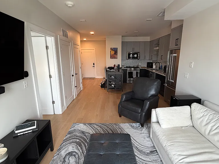 287 Maverick St #409 — Photo 6